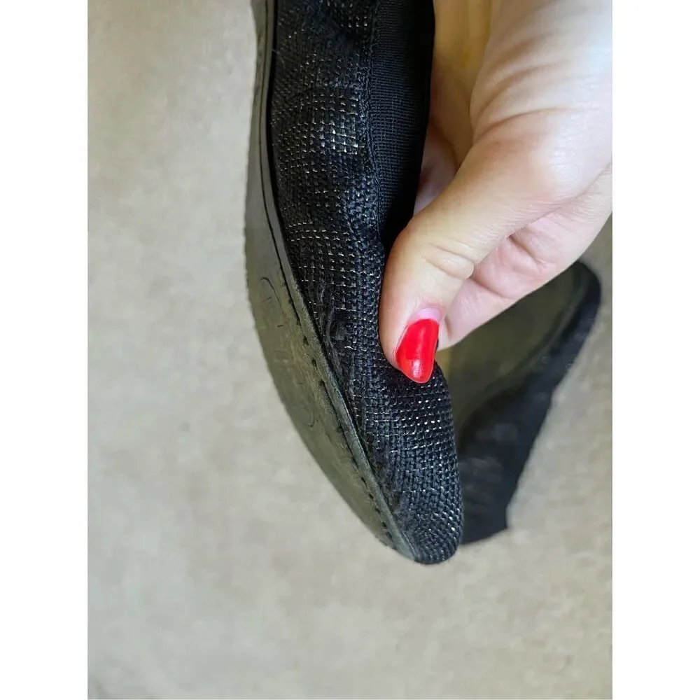 Tory Burch Caroline Black Flats with Gold Metallic Thread 8.5